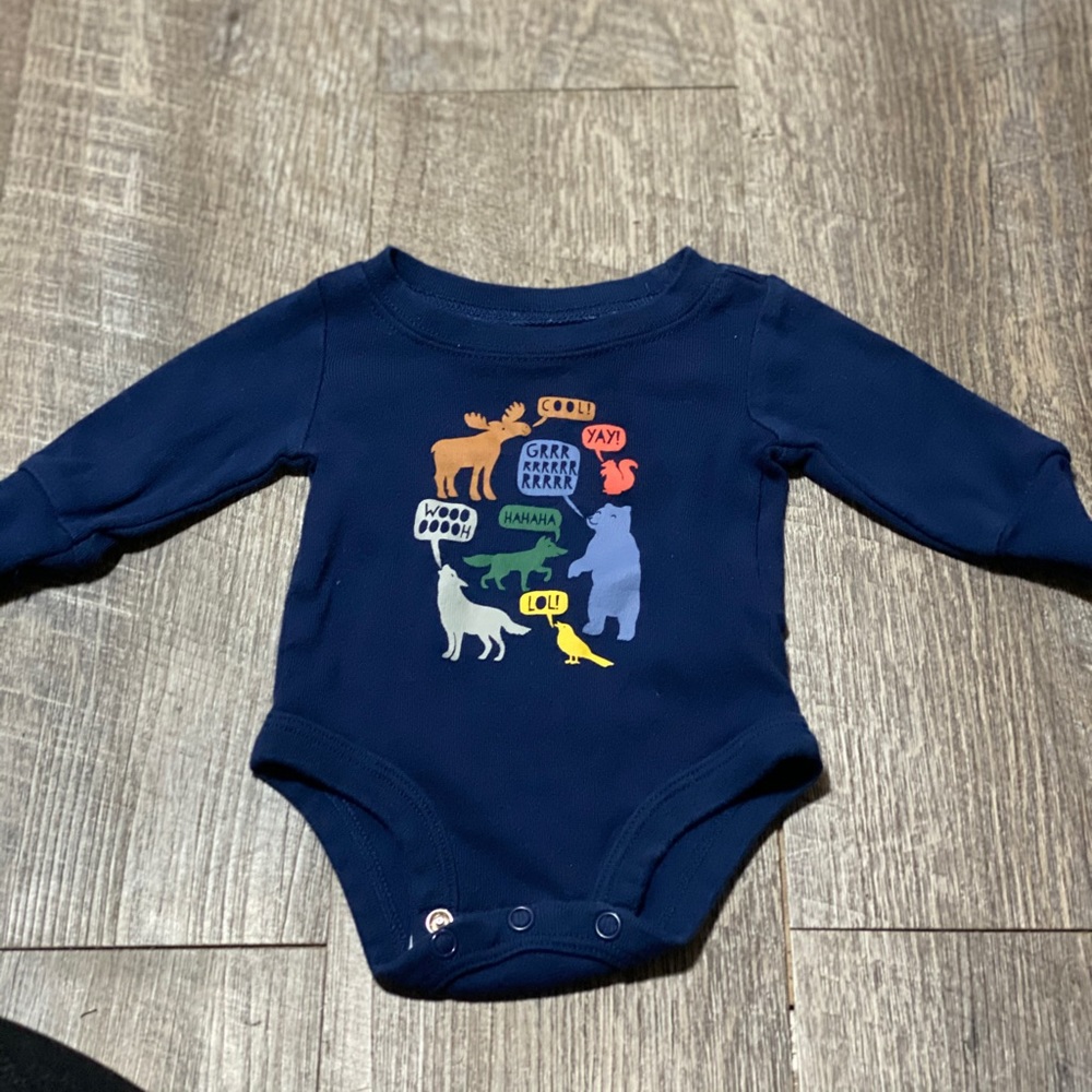 SOLD Two Carter’s baby boy onesie NB - Picture 5 of 8